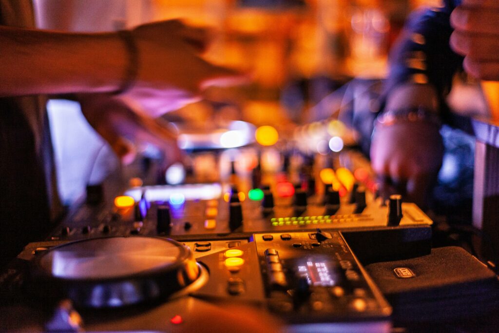 pexels-paggiarofrancesco-2111016 - Kronenburg Klassiek